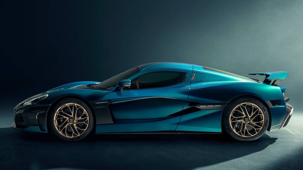 Rimac Nevera Rimac Nevera azul visto de lado