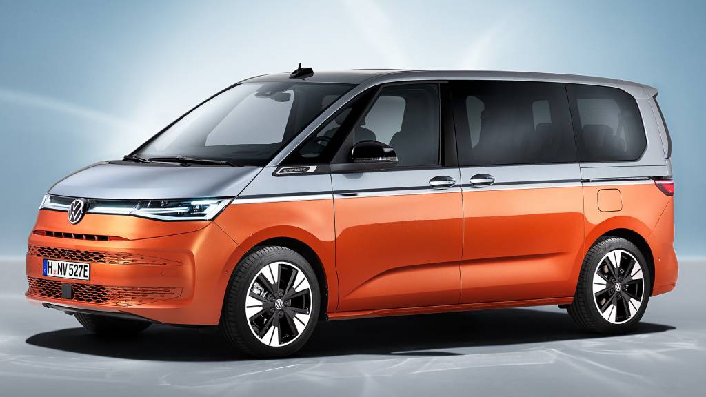 Volkswagent T7 Multivan lateral frente Volkswagent T7 Multivan lateral frente