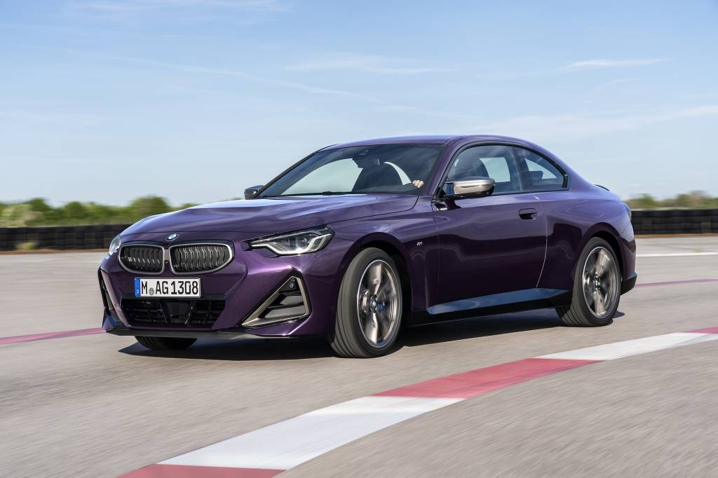2022-BMW-2-Series-Coupe-M240i-230i-5 2022-BMW-2-Series-Coupe-M240i