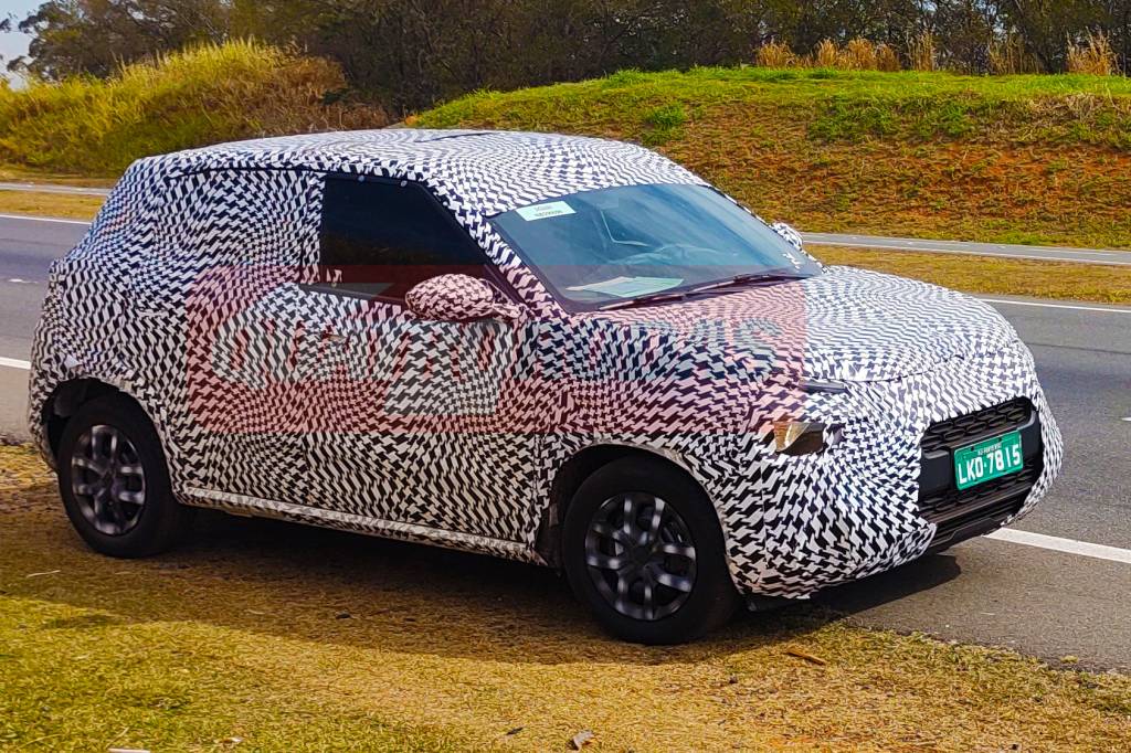 CC21 Flagra 1322 É possível notar os faróis e parte das DRLs — separadas ao estilo da Toro e com extremidades em forma de Y cromado
