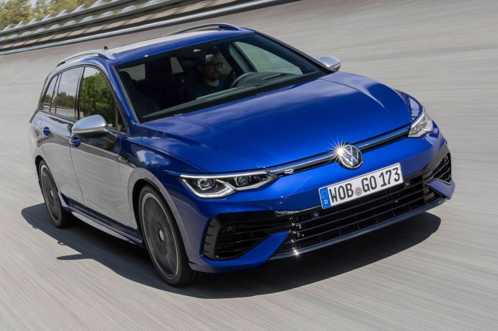 Nova VW Golf Variant R é perua esportiva com direito a modo drift