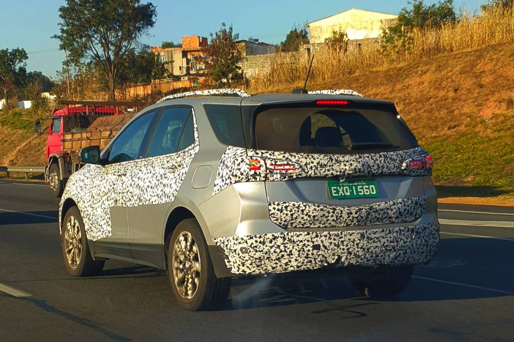 Flagra Chevrolet Equinox Premier 2022 (2) Nova Chevrolet Equinox Premier 2022 flagrada no interior de São Paulo