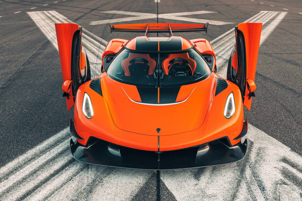 Koenigsegg Jesko tem V8 flex, sete embreagens e quer passar dos 482 km/h
