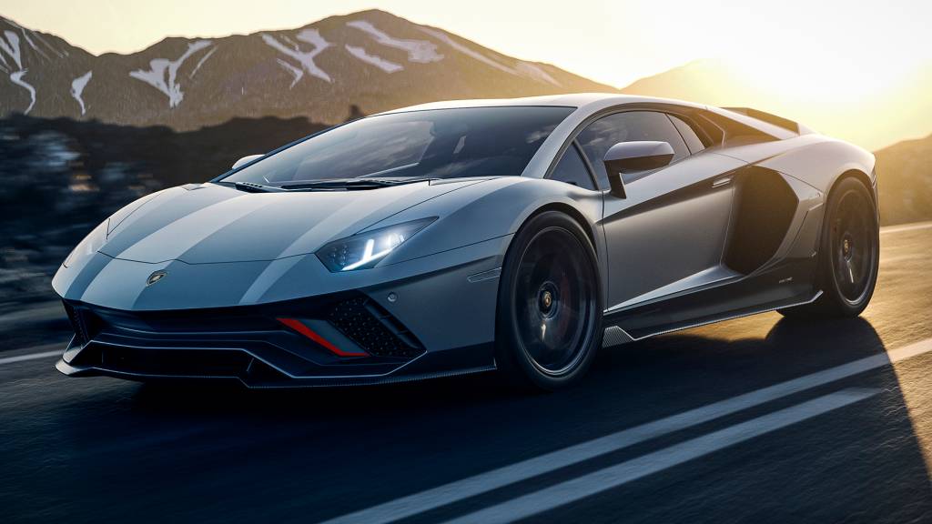 LAMBORGHINI AVENTADOR ULTIMAE Lamborghini Aventador Ultimae prata visto de frente
