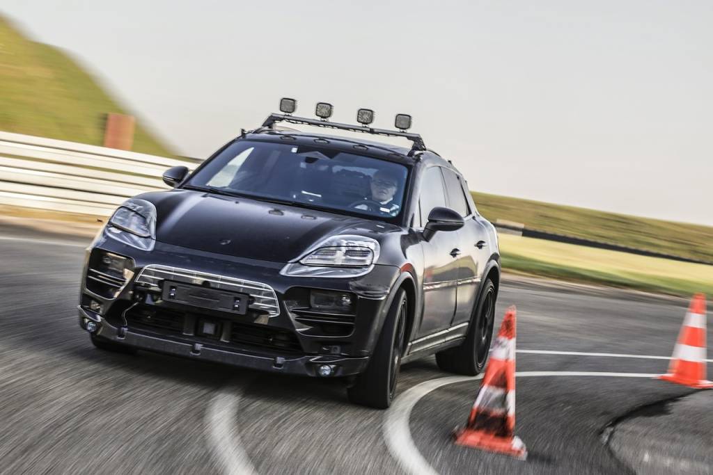 Porsche Macan 2023 Elektro-2 Porsche Macan elétrico já está sendo testado em vias públicas
