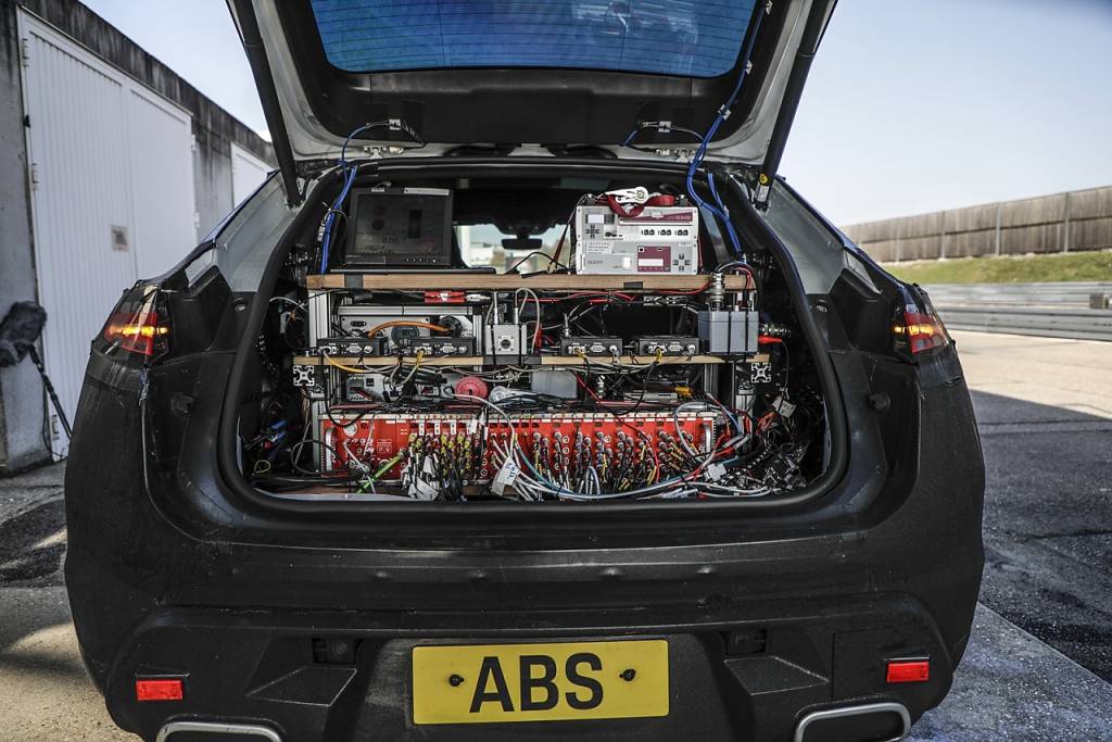 Porsche Macan 2023 Elektro-3 Detalhe de um Porsche Macan Elektro 2023