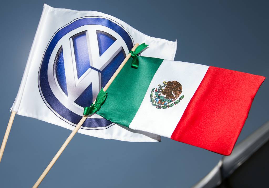 Volkswagen Mexico Bandeira da Volkswagen e do México