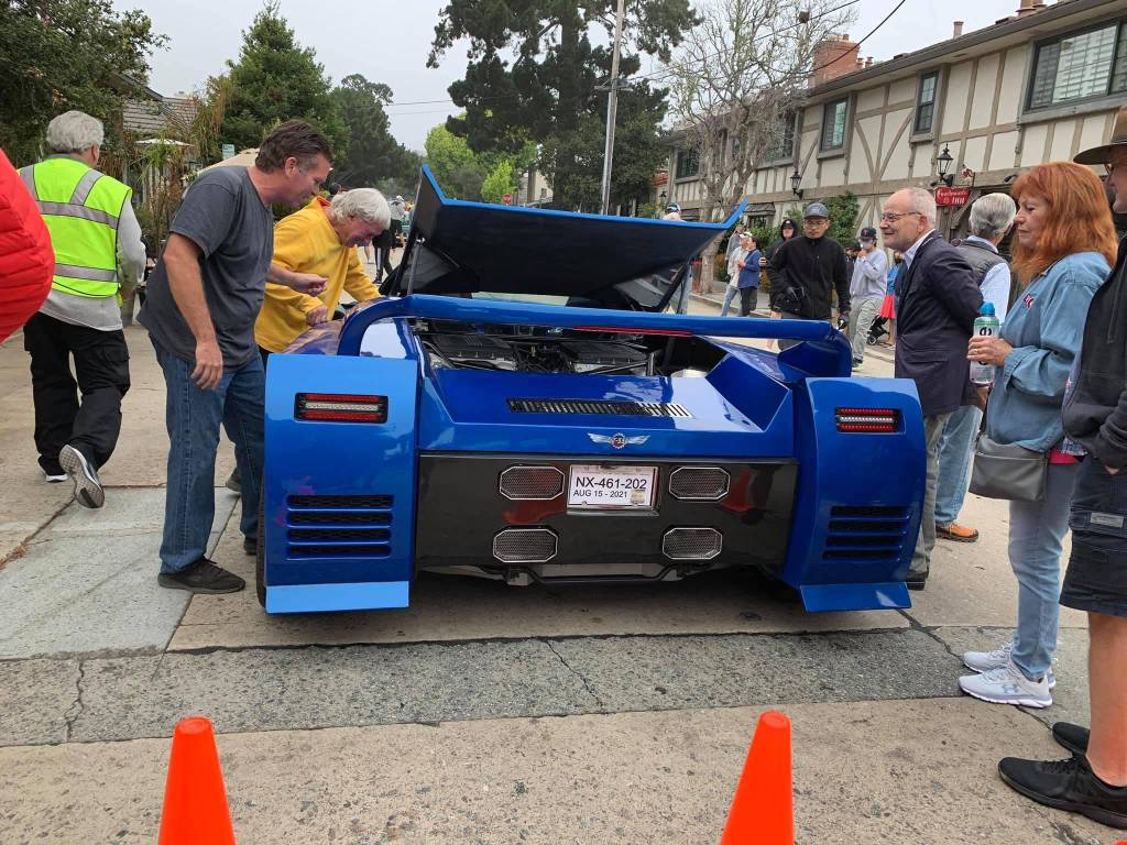 E8cwk_xVUAEI0CY traseira do Corvette com dois V8