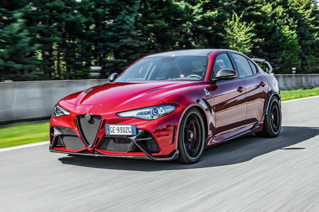 Alfa Romeo Giulia GTAm é rival do BMW M3 com sangue italiano