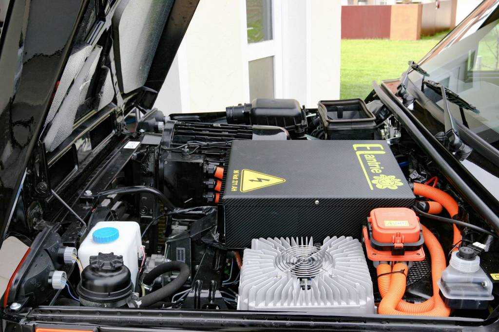 LADA NIVA 4X4 3 Motor elétrico da Elantrie do Lada Niva 4x4