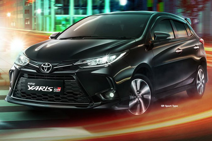 TOYOTA YARIS GR SPORT 1 Toyota Yaris GR Sport preto visto 3/4 de frente