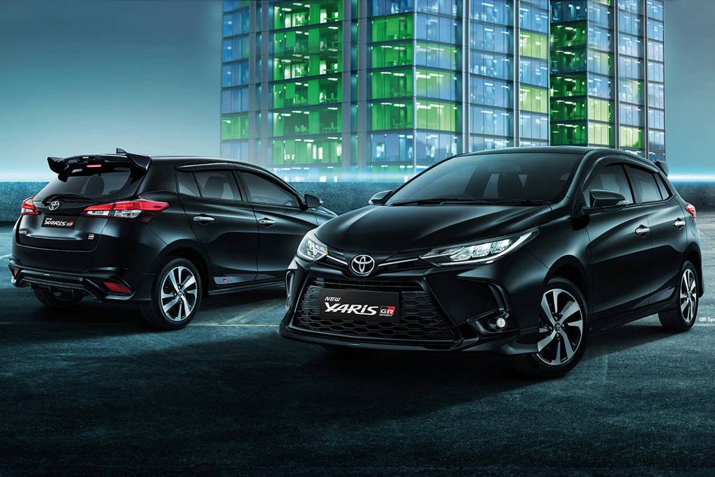 TOYOTA YARIS GR SPORT Dois Toyota Yaris GR Sport pretos