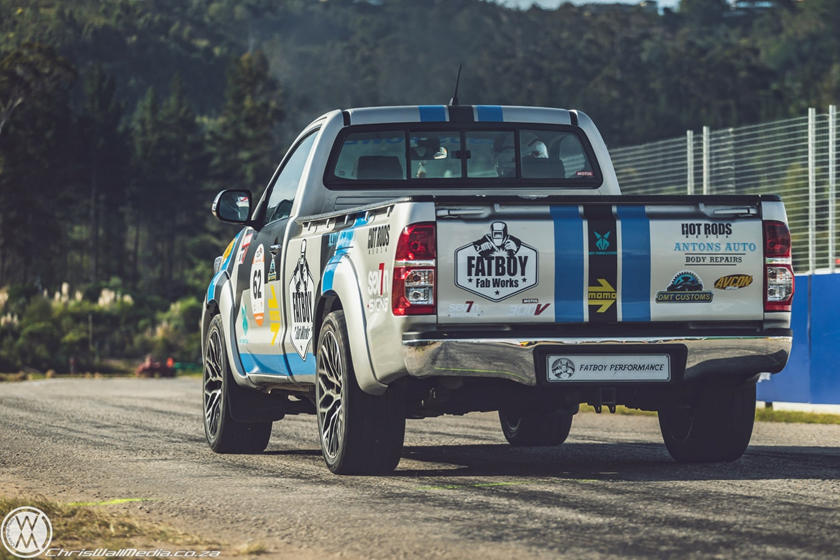 895861 Hilux V12