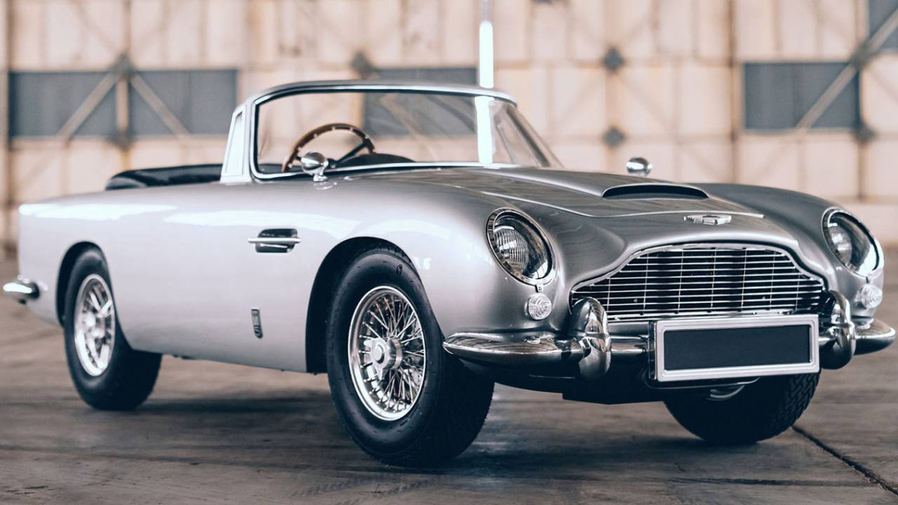 Aston Martin DB5 Junior prata visto 3/4 de frente
