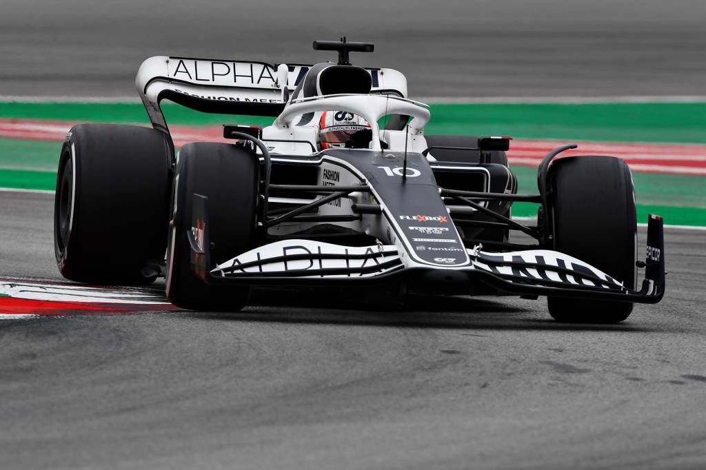 Formula 1 Testing in Barcelona – Day 3 BARCELONA, SPAIN - FEBRUARY 25: Pierre Gasly of France driving the (10) Scuderia AlphaTauri AT03 during Day Three of F1 Testing at Circuit de Barcelona-Catalunya on February 25, 2022 in Barcelona, Spain. (Photo by Rudy Carezzevoli/Getty Images)