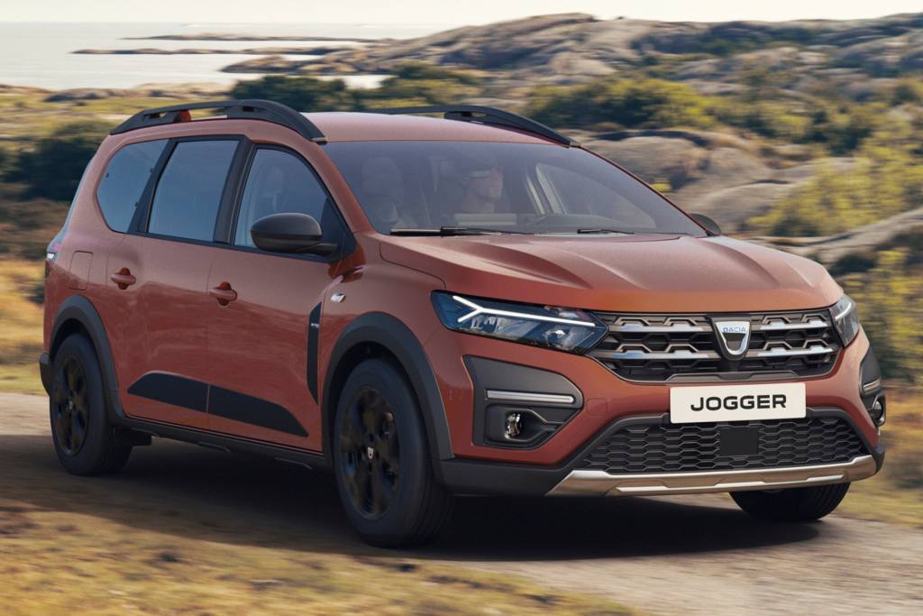 DACIA JOGGER Dacia Jogger laranja vista 3/4 de frente