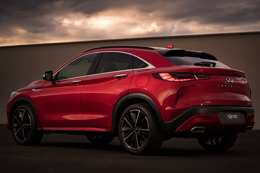INFINITI QX55 3 Infiniti QX55 2022 vermelho visto 3/4 de trás