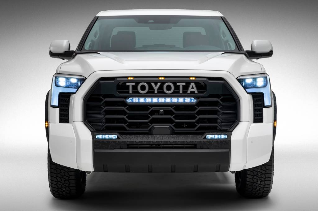 TOYOTA TUNDRA 1 Toyota Tundra 2022 branca vista de frente