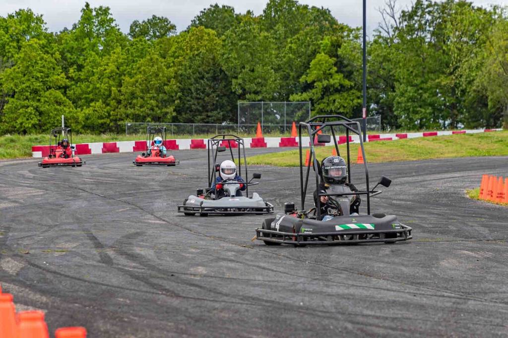 002ab926-152f-4f4d-b5d4-e8be1566fded Pista de corrida da mansão little Talladega