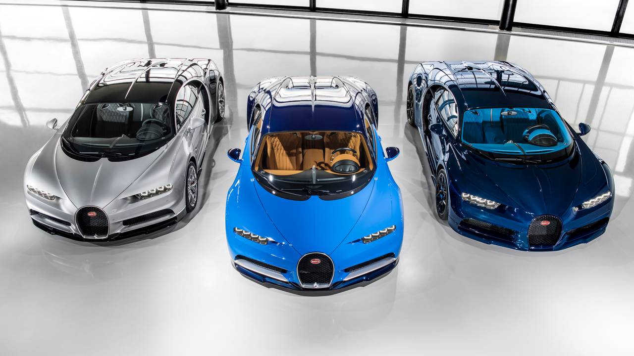 Três Bugatti Veyron vistos de cima