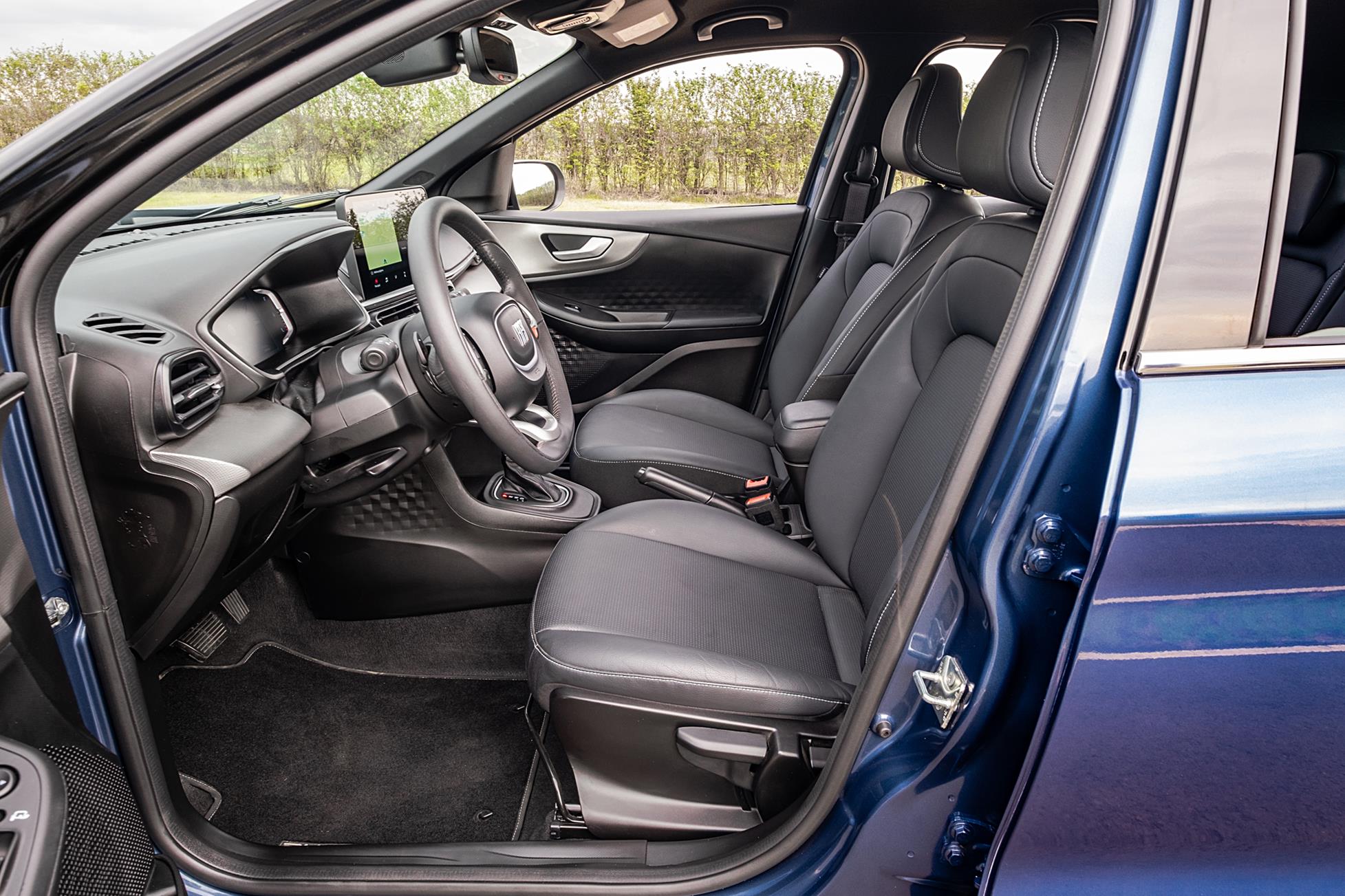 Primeira fileira do Fiat Pulse 2022 vista da porta do motorista