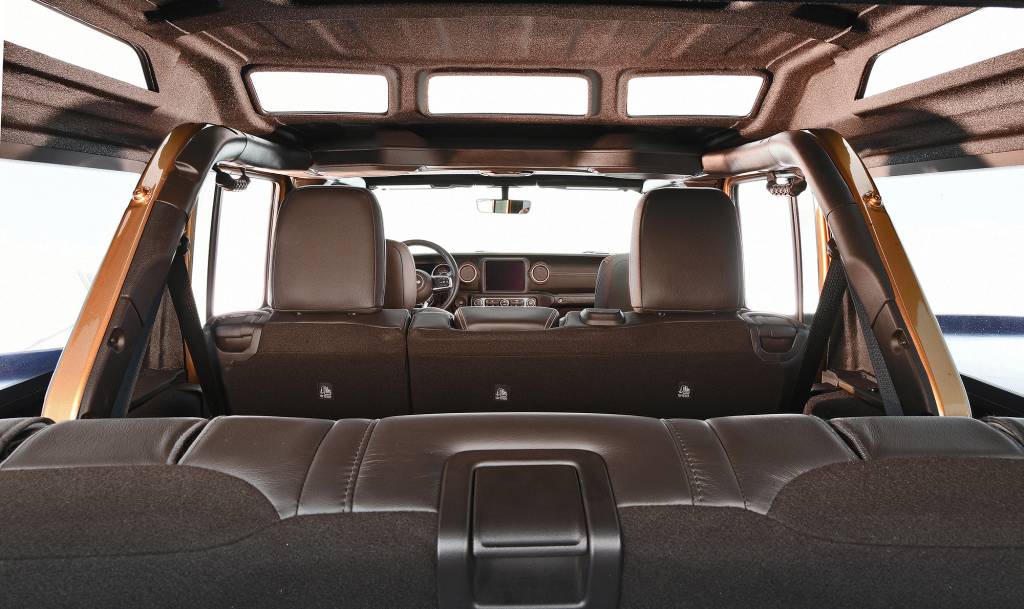 Jeep® Wrangler Overlook concept Interior Jeep Wrangler Sahara Overlook visto da terceira fileira