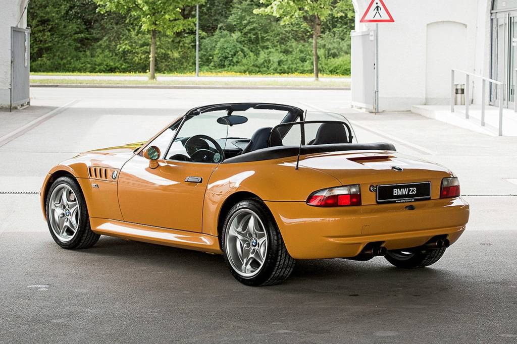 LggRPVH2RBaGeybioMYwrQ BMW Z3 V12 traseira