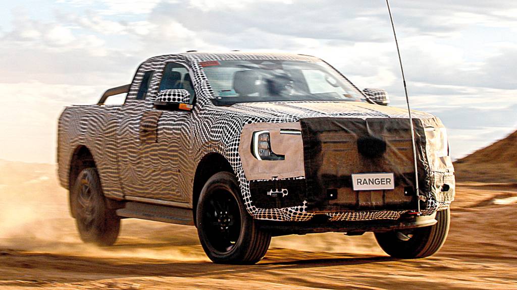 F150 Ford Ranger vista 3/4 de frente com camuflagem