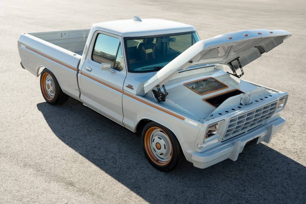 Ford F-100 Eluminator é picape com motor elétrico do Mustang Mach-e