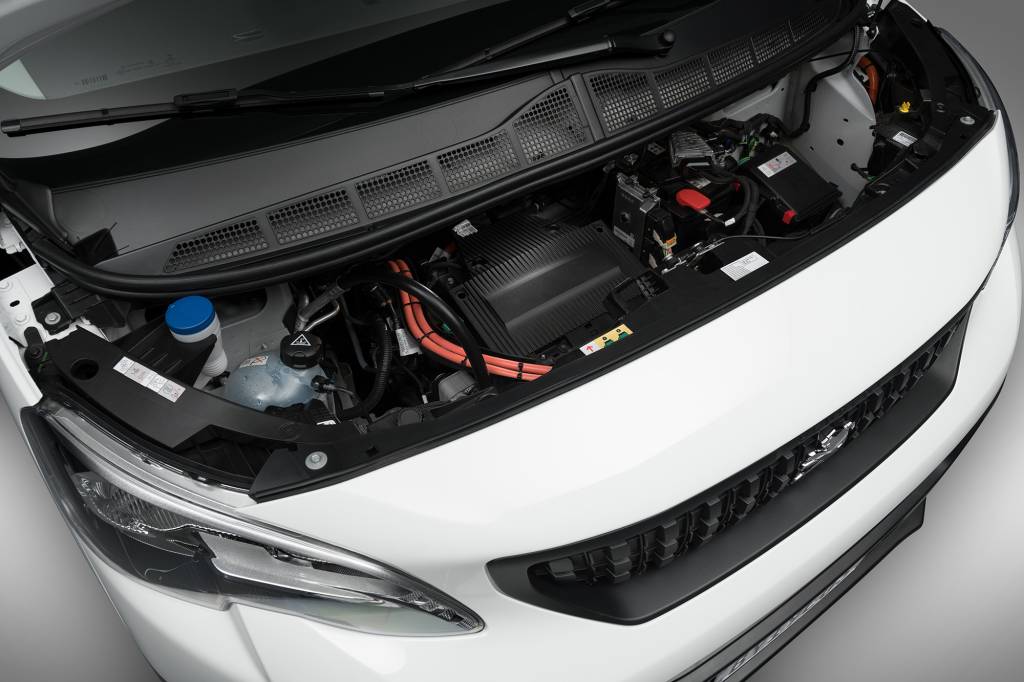 PEUGEOTeEXPERT_07 Praxe nos elétricos, manutenção será até 60% mais barata que dos mesmos modelos a combustão, garante Stellantis