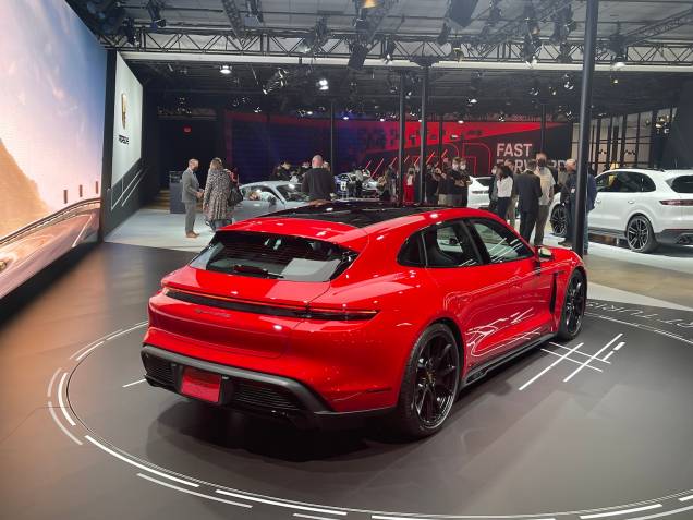 Porsche Taycan GTS Sport Turismo Porsche Taycan GTS Sport Turismo