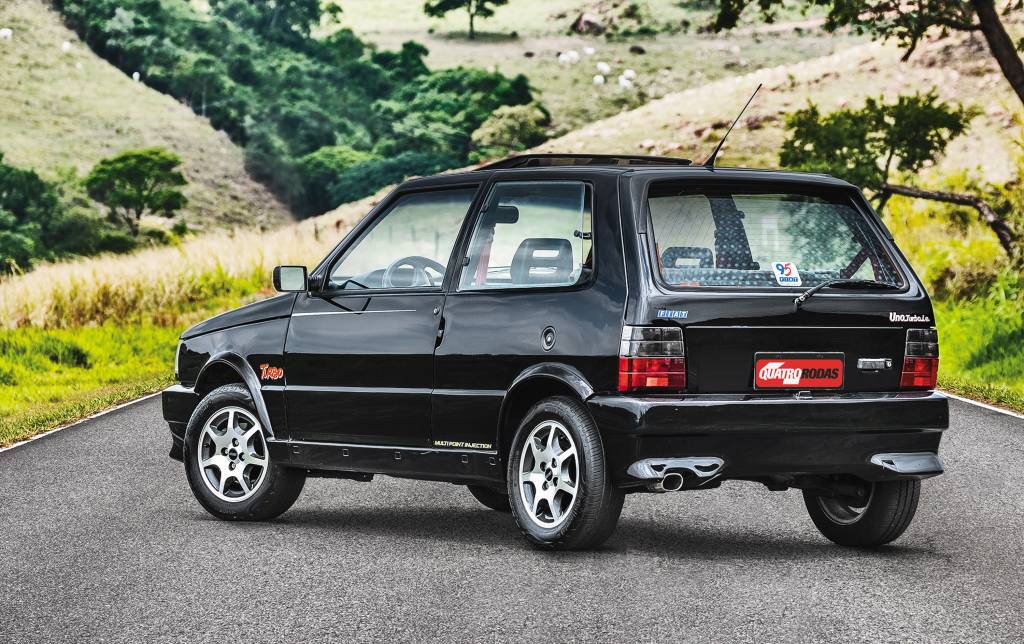 Clássico: Fiat Uno Turbo era foguete de bolso para quem podia pagar