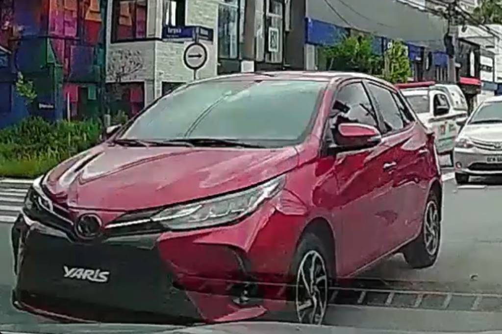 Toyota Yaris 2022 Novo Toyota Yaris já roda sem disfarces no Brasil