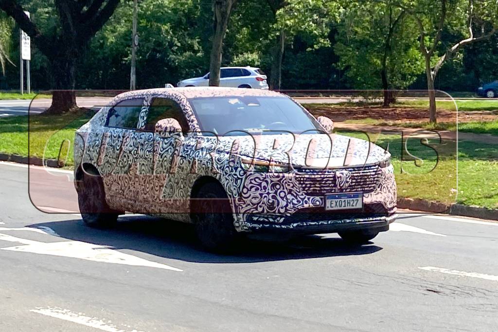 Novo Honda HR-V já roda no Brasil, mas versão que faz 27,8 km/l não virá