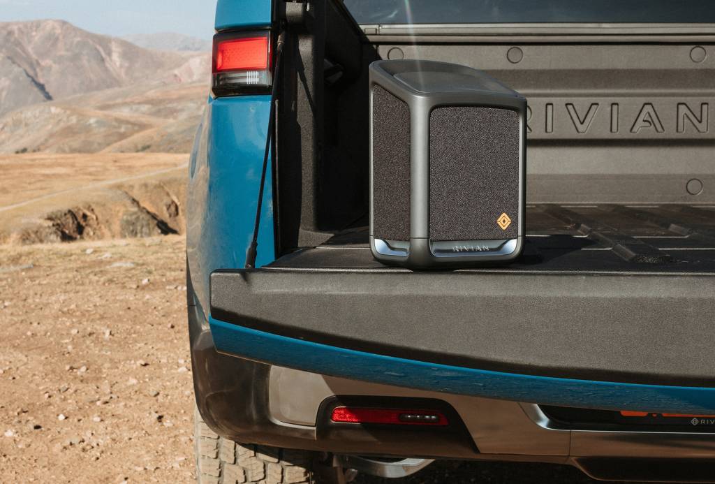 2022-Rivian-R1T-09 2022-Rivian-R1T-09