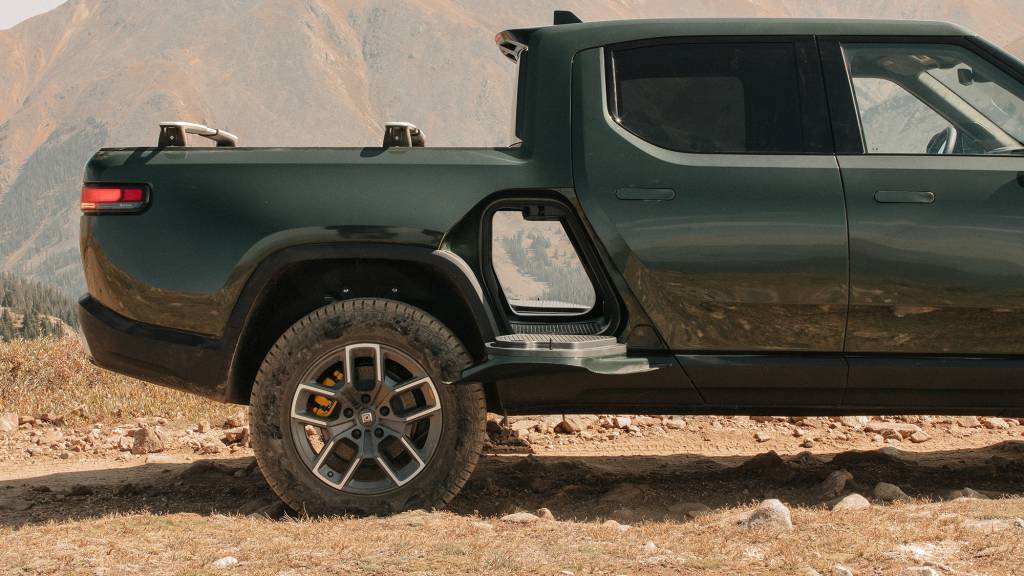 2022-Rivian-R1T-23 2022-Rivian-R1T-23