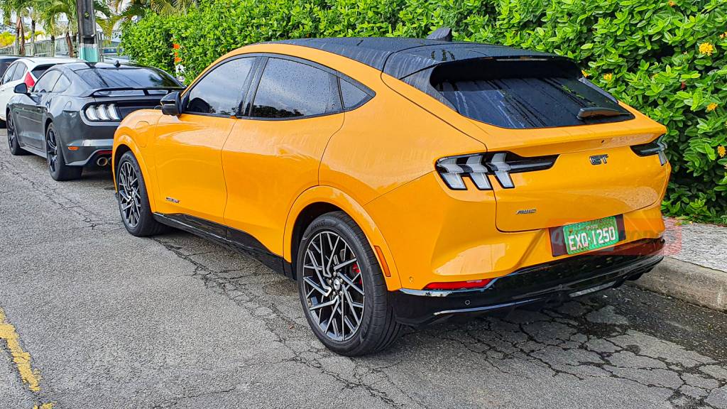 Flagra Mustang Mach-E-9 Mach E