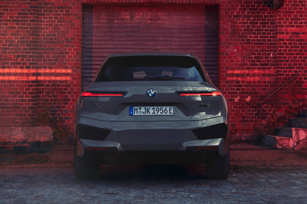 ix M60 1 BMW ix M60 traseira