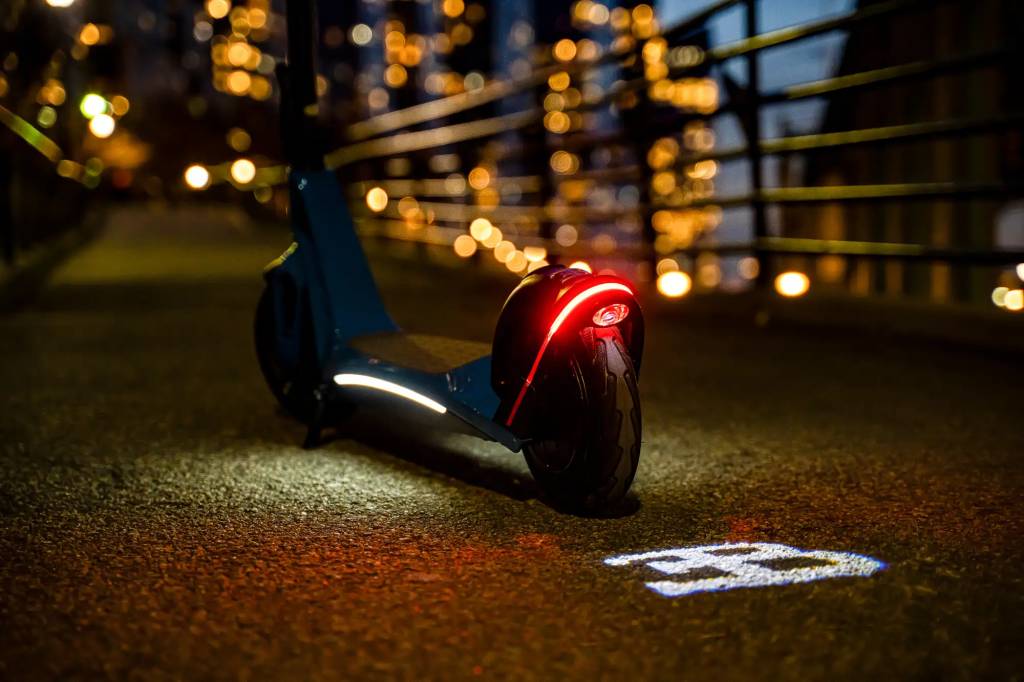 message-editor_1641860710243-b1 bugatti scooter traseira