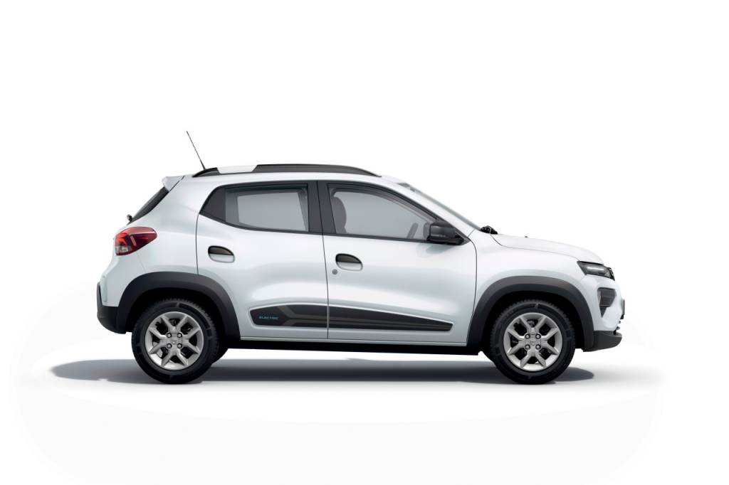 Dacia Spring Cargo Modelo abre mão dos bancos traseiros para levar mais carga, que fica separada do condutor por uma tela