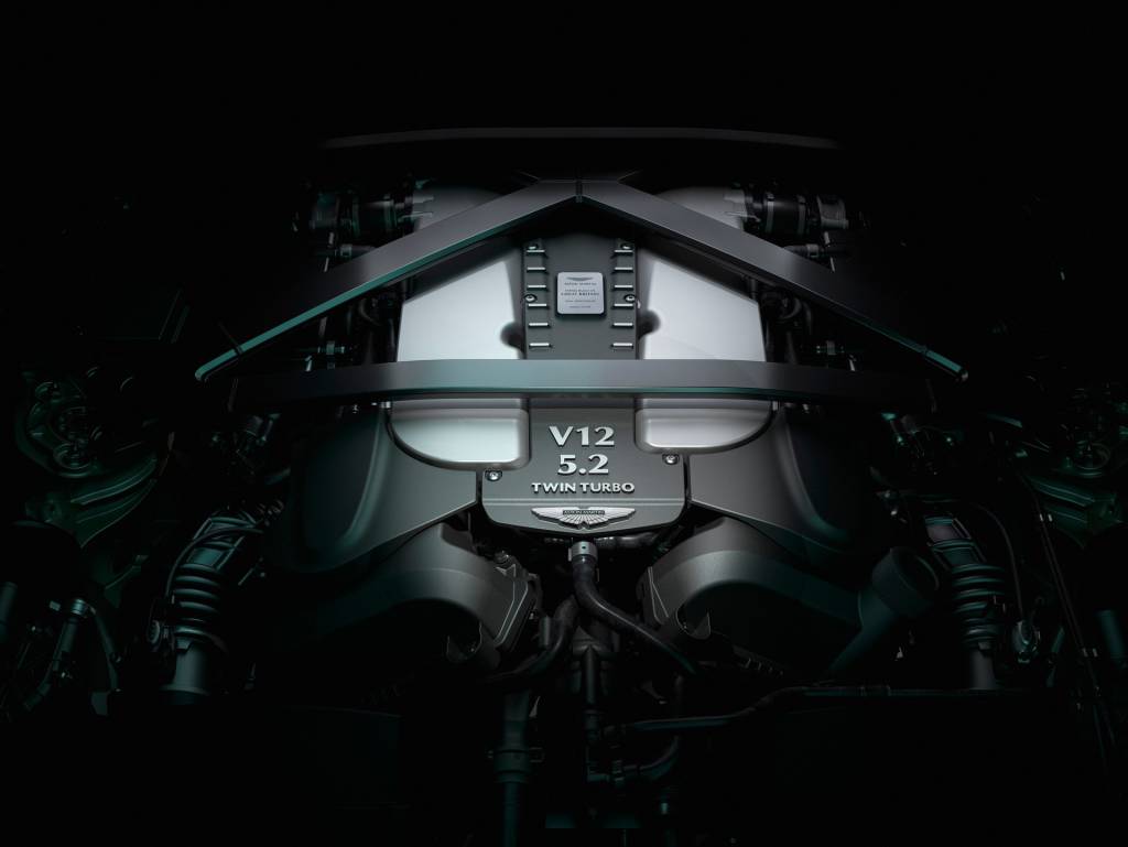 2022-Aston-Martin-V12-Vantage-7 Aston-Martin-V12-Vantage