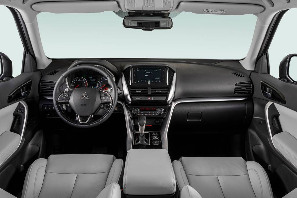 Mitsubishi Eclipse Cross 2023 (1) Nova central multimídia promete respostas mais rápidas ao comando dos dedos