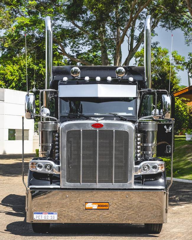Peterbilt 389 Legendary Edition (4) Peterbilt 389 Legendary Edition