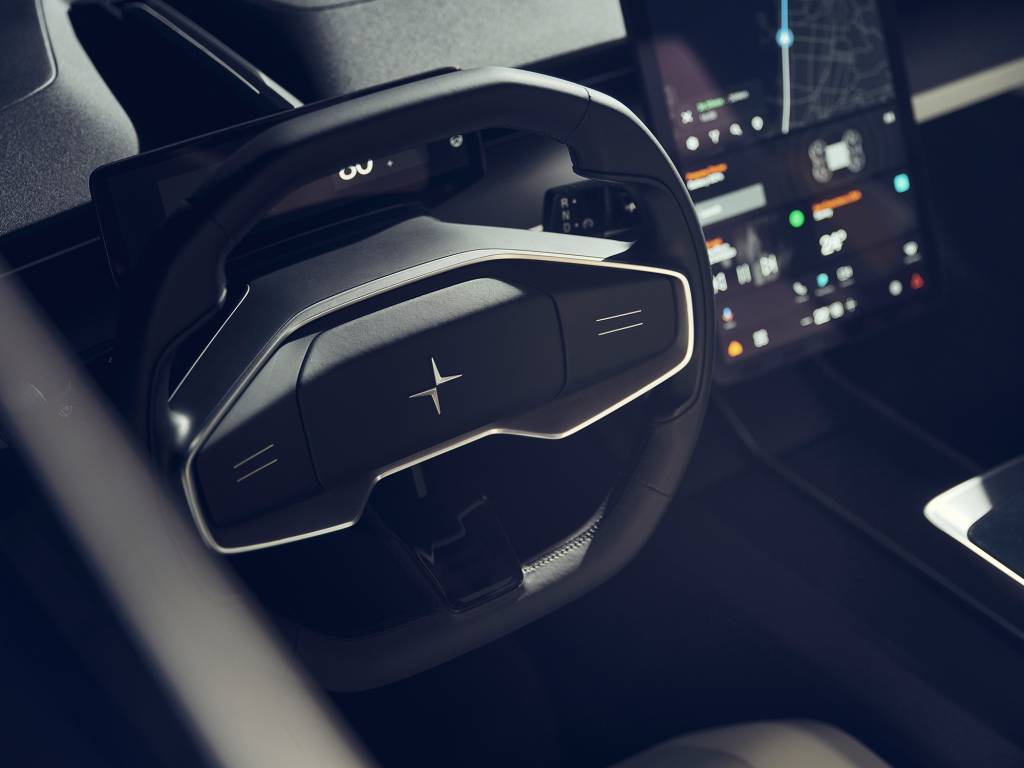 Polestar O2 (3) Por fora as proporções clássicas dominam, mas volante e quadro de instrumentos são minimalistas à moda da vez