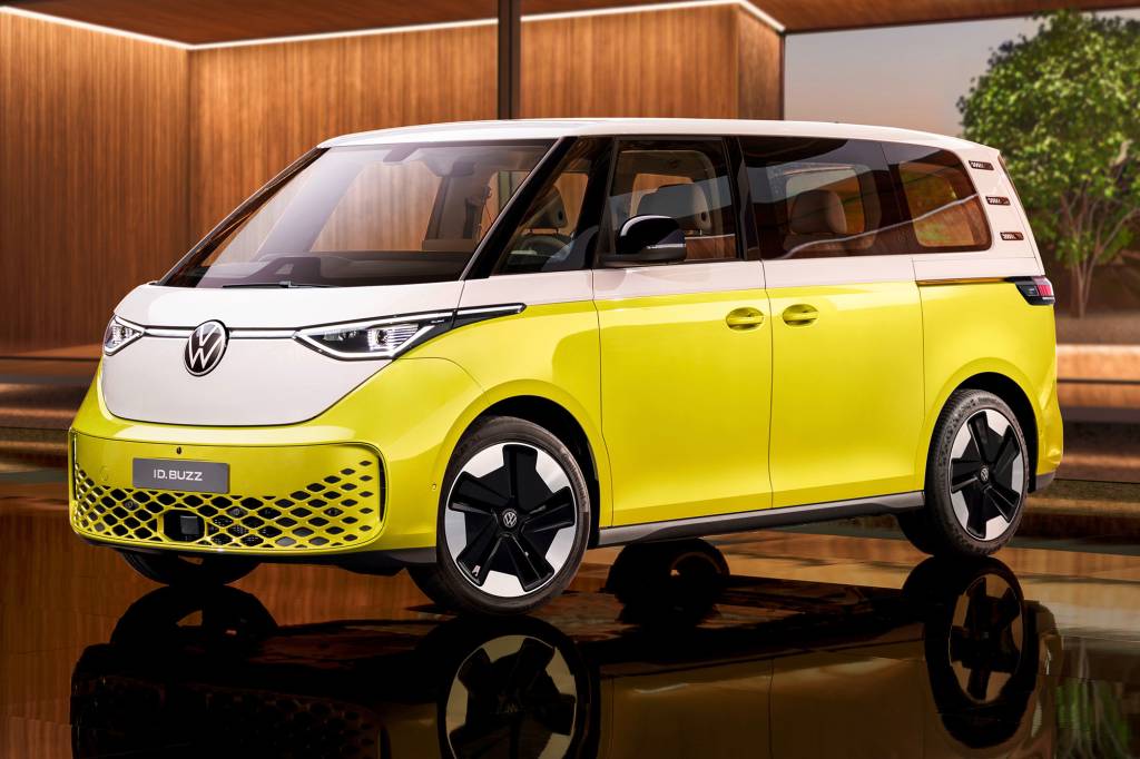 Volkswagen ID.Buzz é van elétrica de 204 cv inspirada na Kombi corujinha