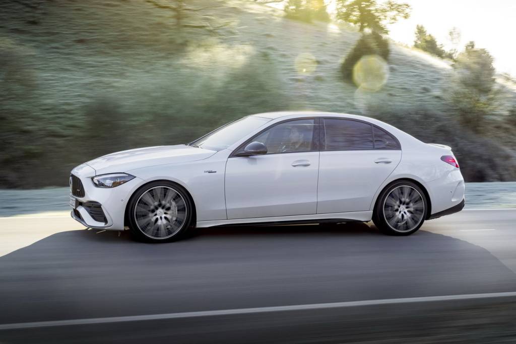 2023-Mercedes-AMG-C43-10 2023-Mercedes-AMG-C43