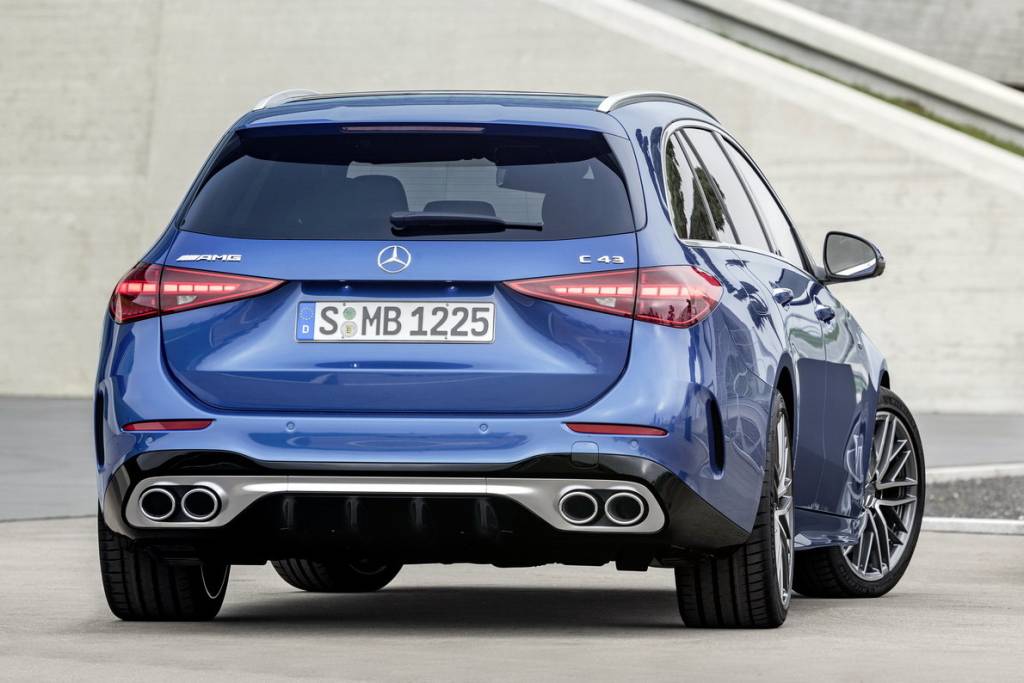 2023-Mercedes-AMG-C43-14 2023-Mercedes-AMG-C43