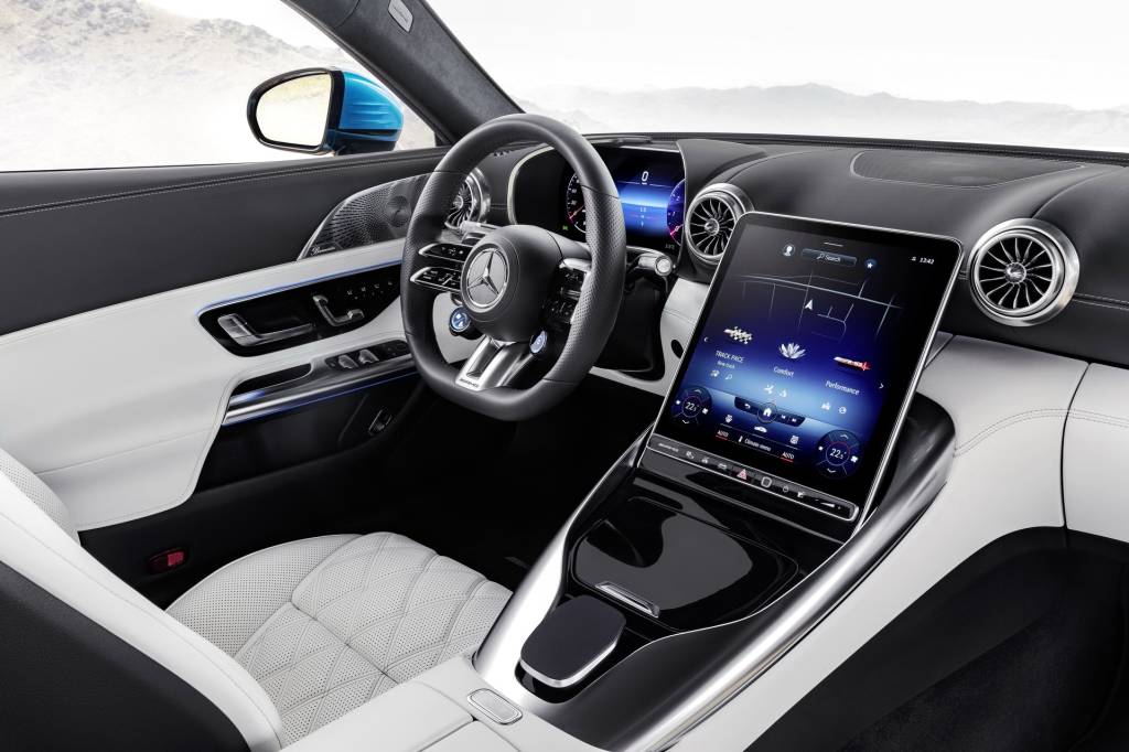 2023-Mercedes-AMG-SL-43-40 Mercedes-AMG SL 43 interior