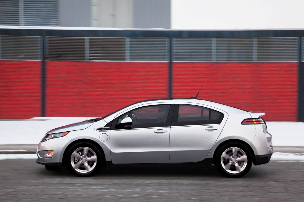 Impressões Volt, automóvel elétrico modelo 2010 da Chevrolet, testado pela revista Quatro Rodas.