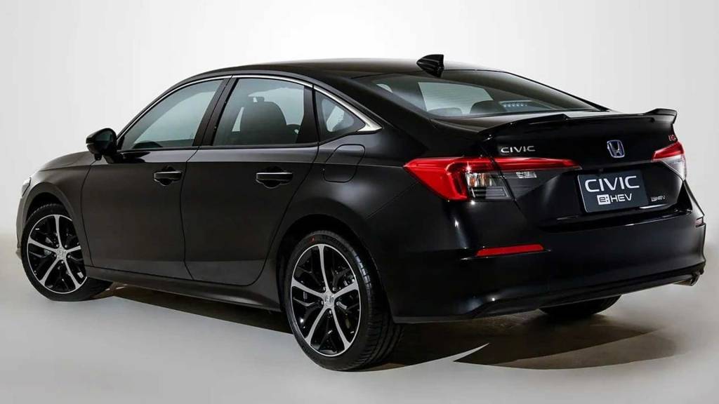honda-civic-sedan-e-hev-2023 Honda Civic híbrido sedã traseira